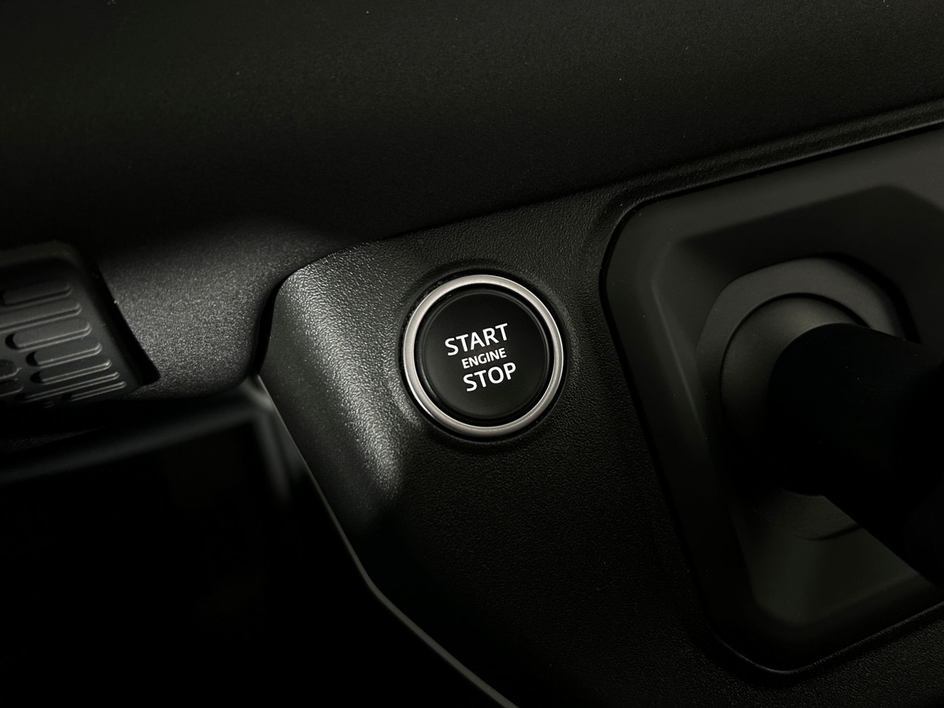 Defender 110 3.0d i6 mhev SE awd 200cv auto - Autoviemme